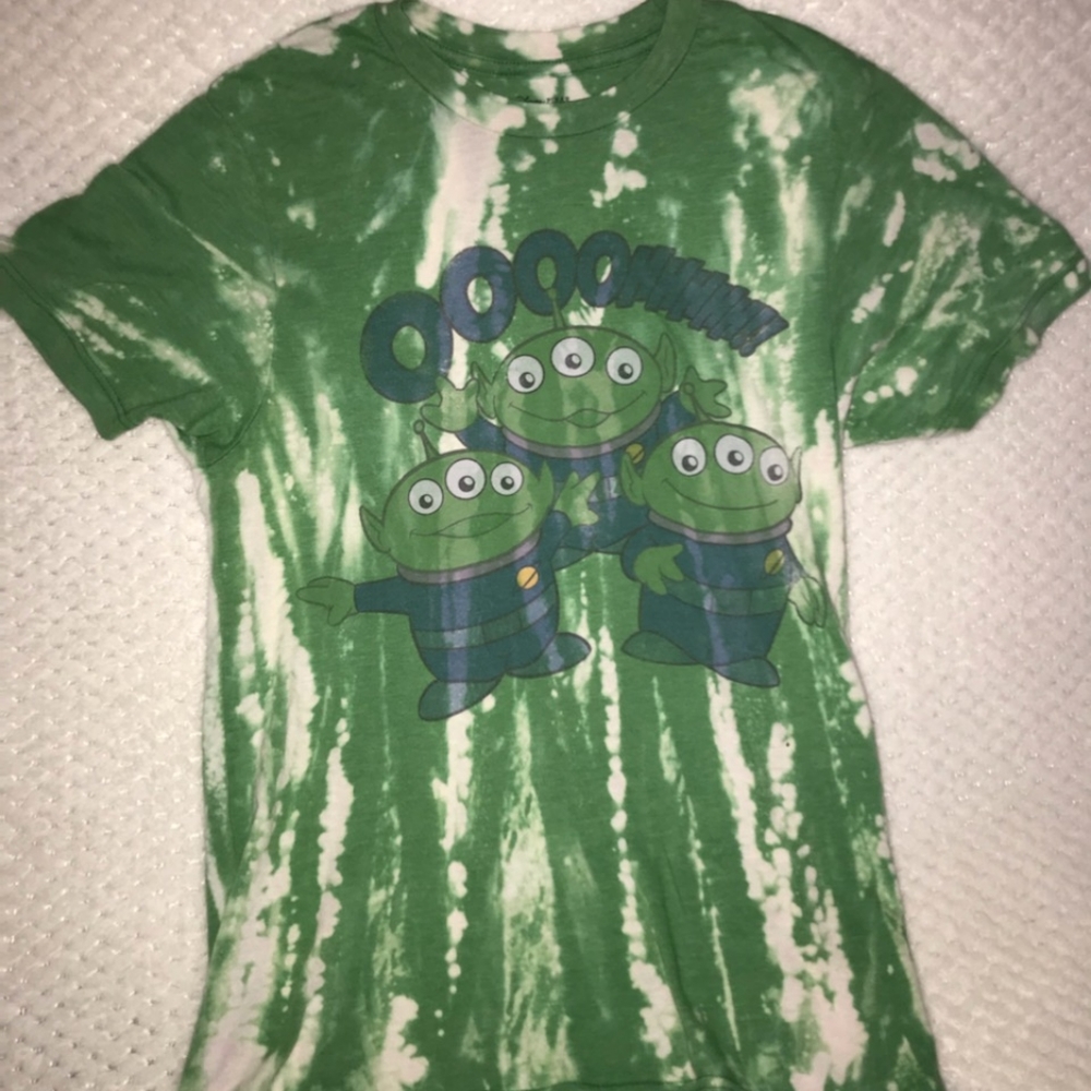 Bleach dyed T-shirt